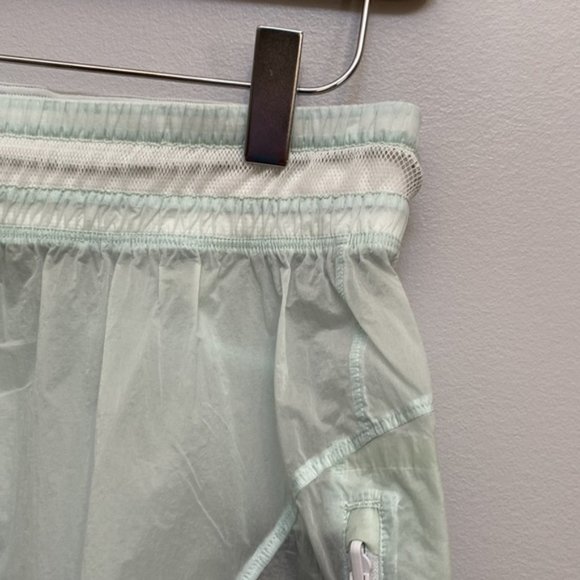 ❗️SOLD❗️2021 Lululemon Step Out High Rise Short 3" Shorts Size 10 - Picture 6 of 13